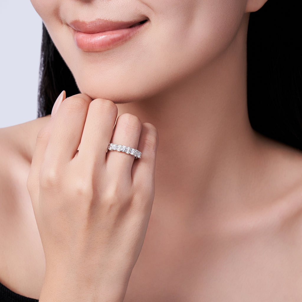 Minimalist Moissanite Ring in Platinum-Plated S925 Silver