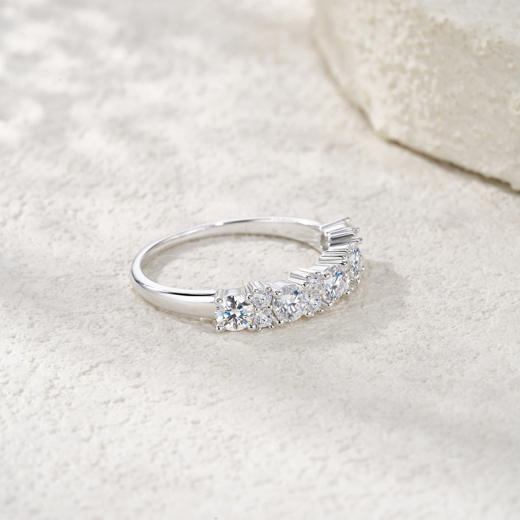 Minimalist Moissanite Ring in Platinum-Plated S925 Silver